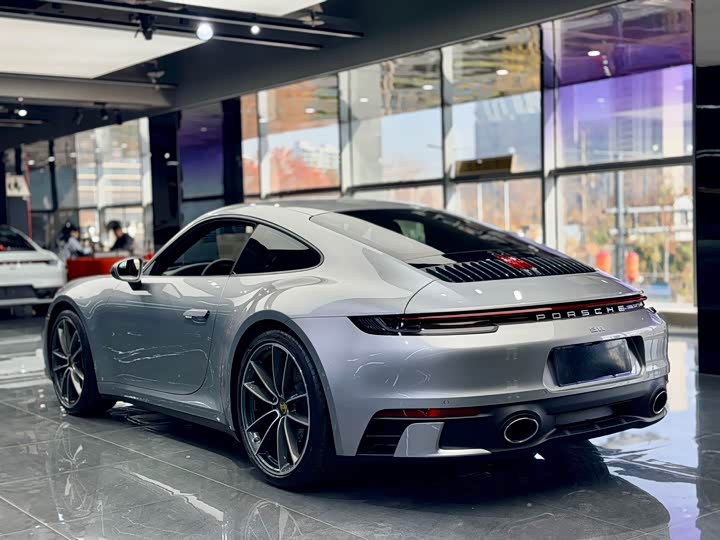 Фото 6 - Porsche 911