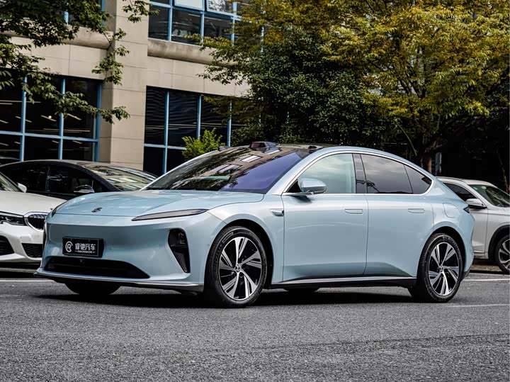 Фото 1 - Nio ET5