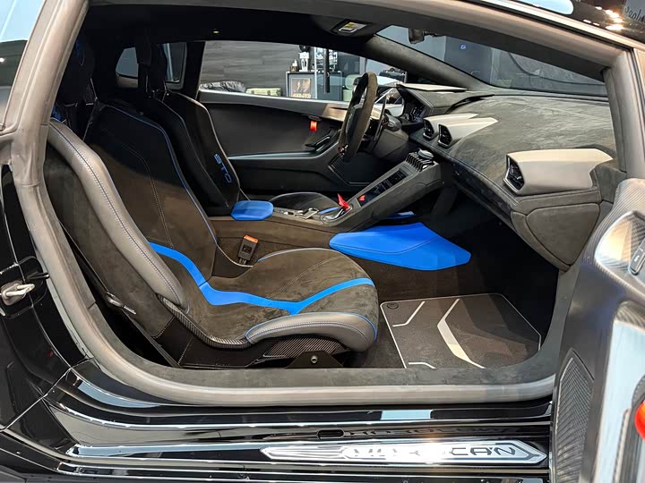 Фото 16 - Lamborghini Huracán