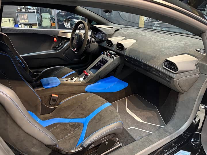 Фото 17 - Lamborghini Huracán