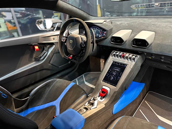 Фото 19 - Lamborghini Huracán