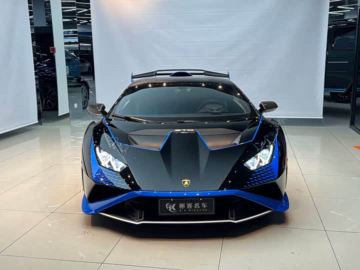 Фото 2 - Lamborghini Huracán