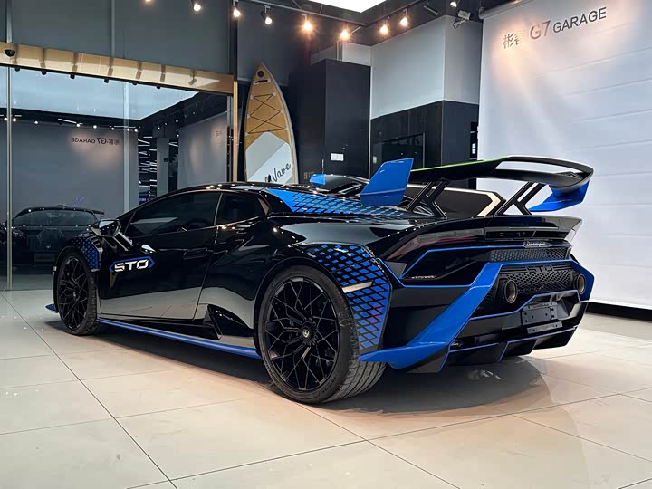 Фото 6 - Lamborghini Huracán