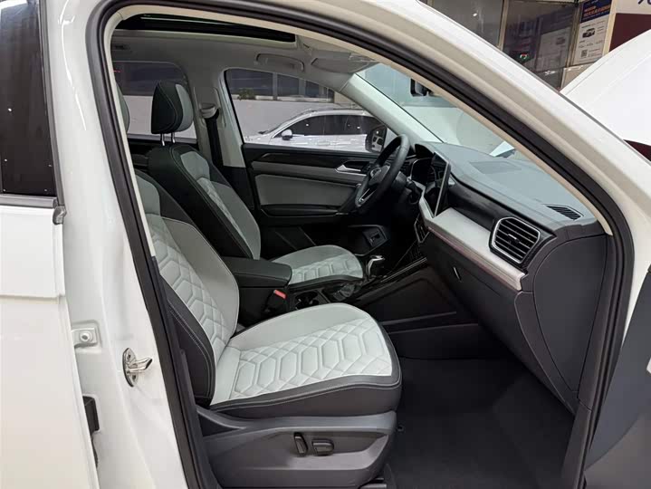 Фото 12 - Volkswagen Tayron