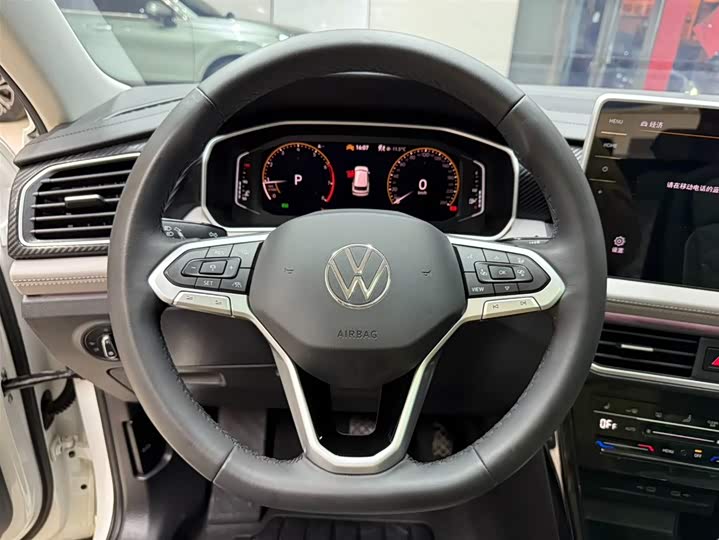 Фото 16 - Volkswagen Tayron