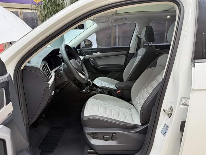 Фото 18 - Volkswagen Tayron