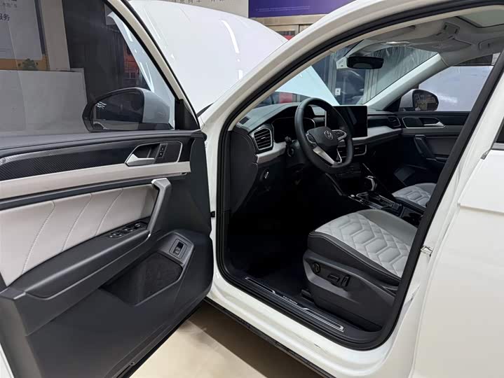 Фото 22 - Volkswagen Tayron