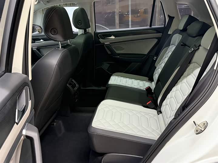 Фото 9 - Volkswagen Tayron