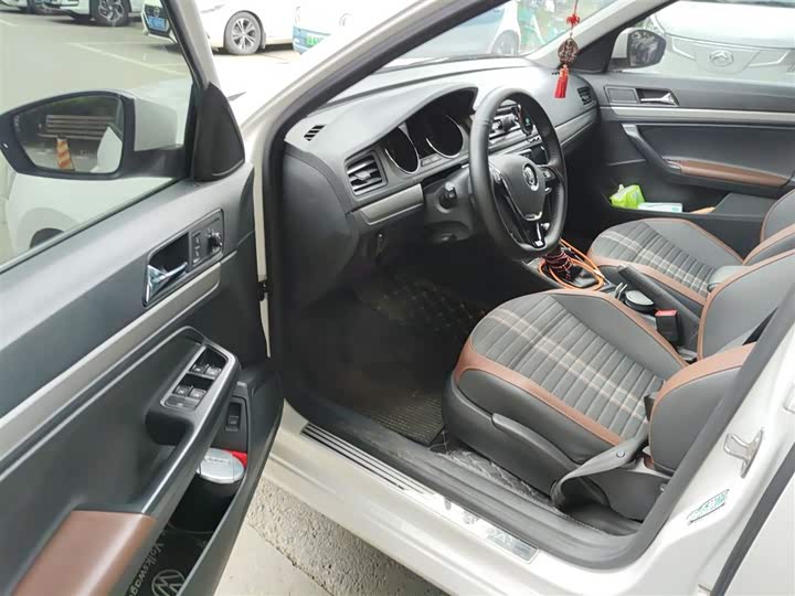 Фото 14 - Volkswagen Lavida