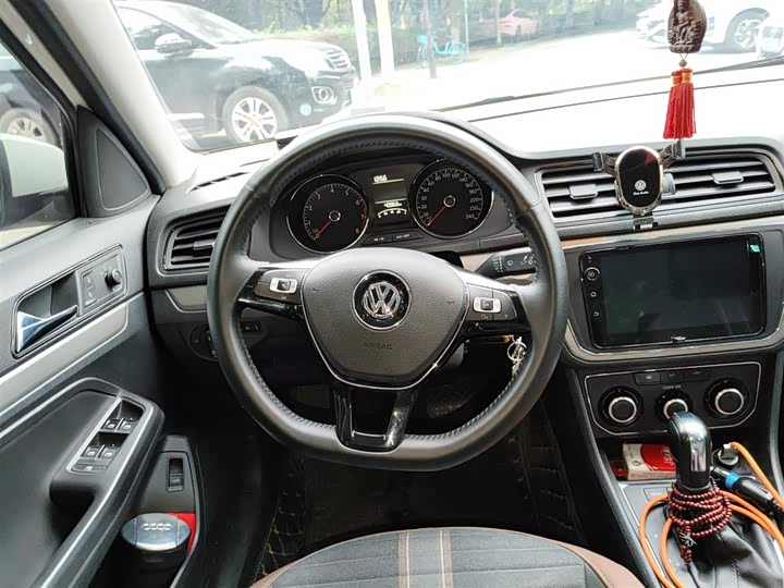 Фото 3 - Volkswagen Lavida