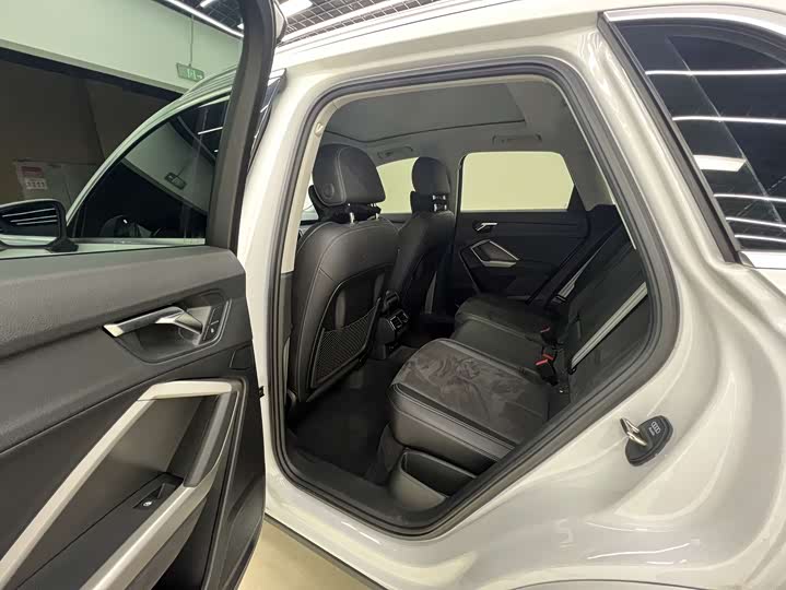 Фото 18 - Audi Q3