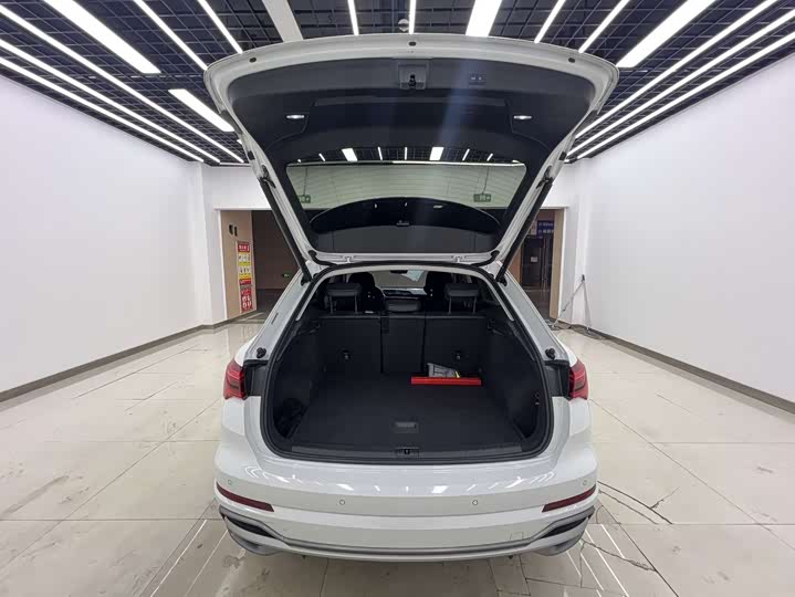 Фото 19 - Audi Q3