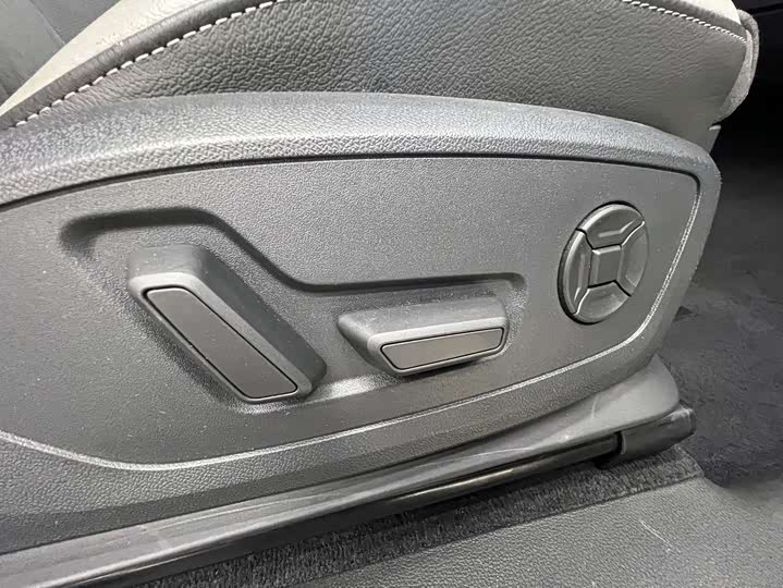 Фото 24 - Audi Q3