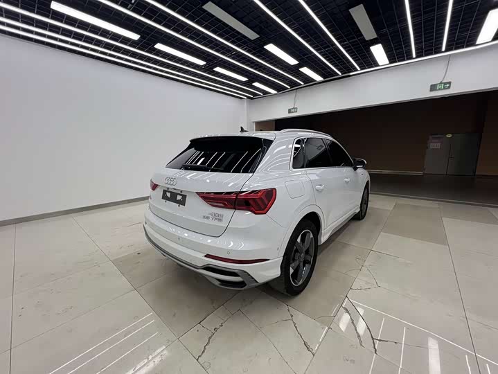 Фото 4 - Audi Q3
