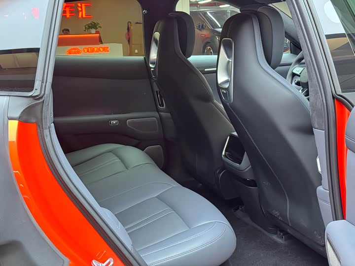 Фото 17 - Xiaomi YU7