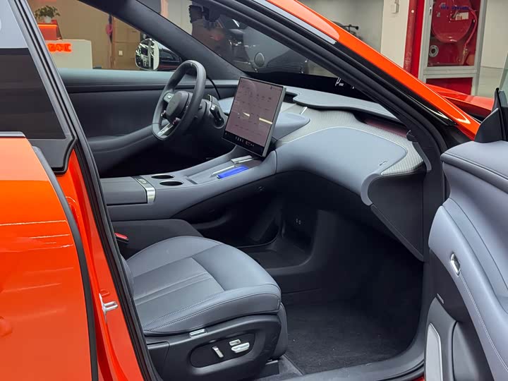 Фото 19 - Xiaomi YU7