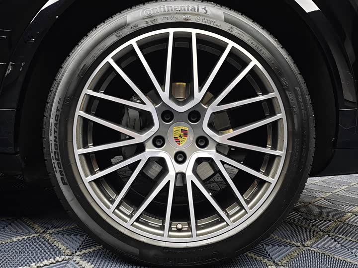 Фото 2 - Porsche Cayenne