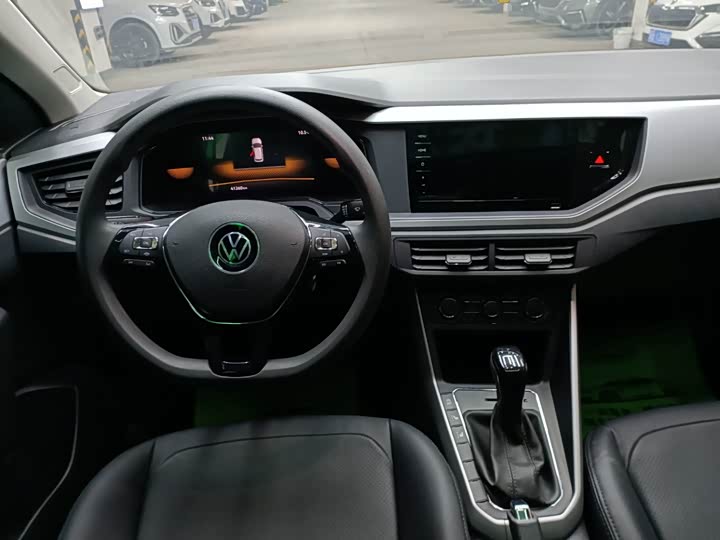 Фото 13 - Volkswagen Polo