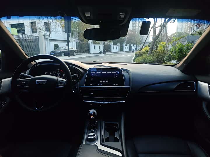 Фото 14 - Cadillac CT5