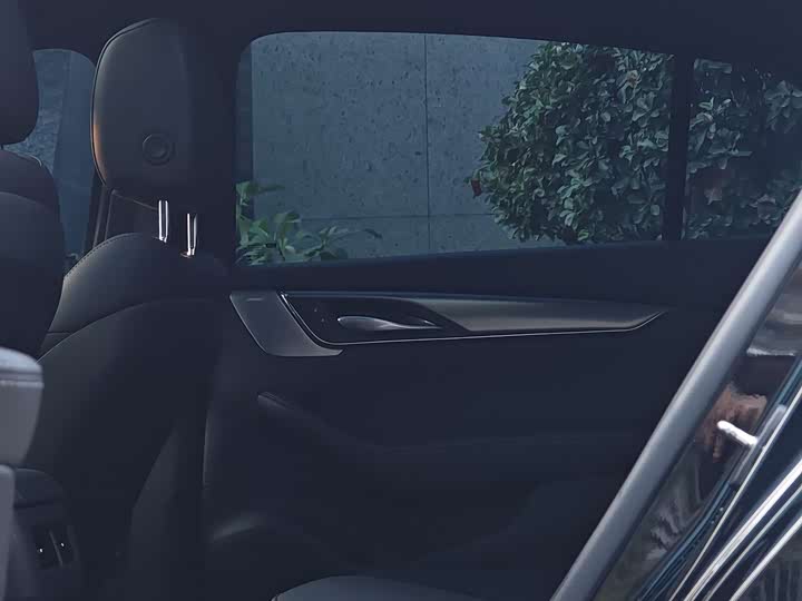 Фото 18 - Cadillac CT5