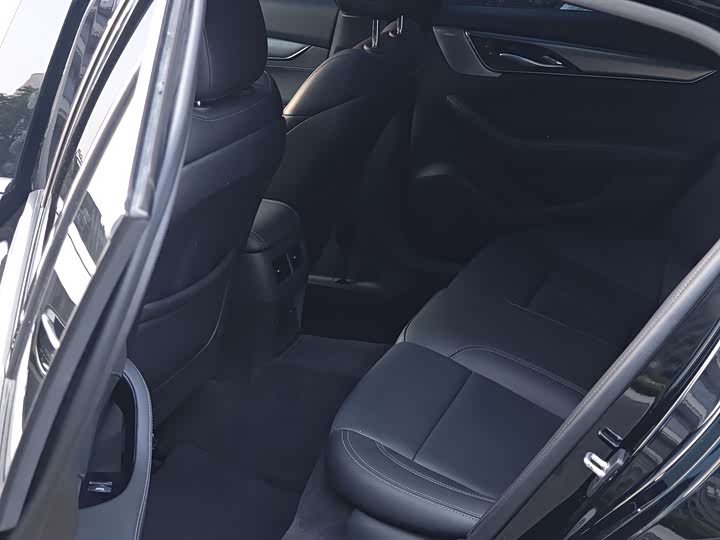 Фото 19 - Cadillac CT5