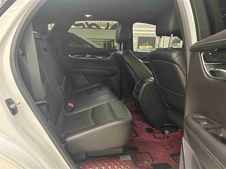 Фото 15 - Cadillac XT5