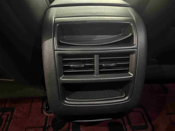 Фото 17 - Cadillac XT5