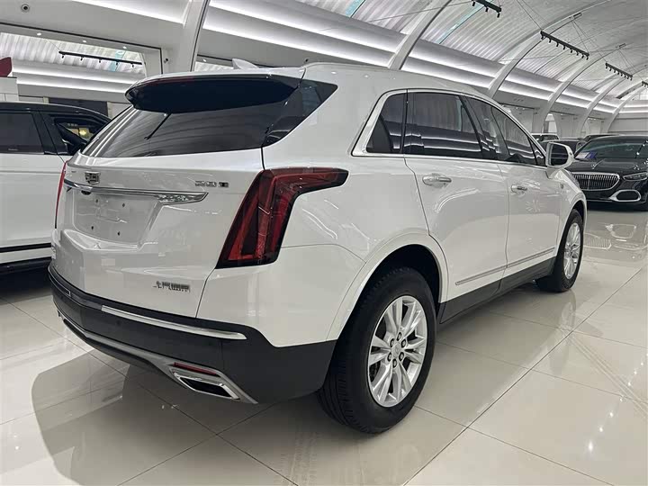 Фото 20 - Cadillac XT5