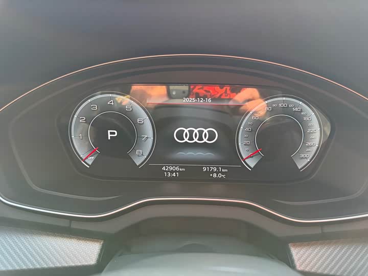 Фото 11 - Audi Q5L