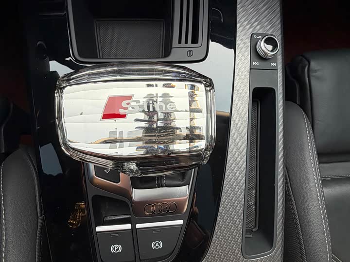 Фото 15 - Audi Q5L