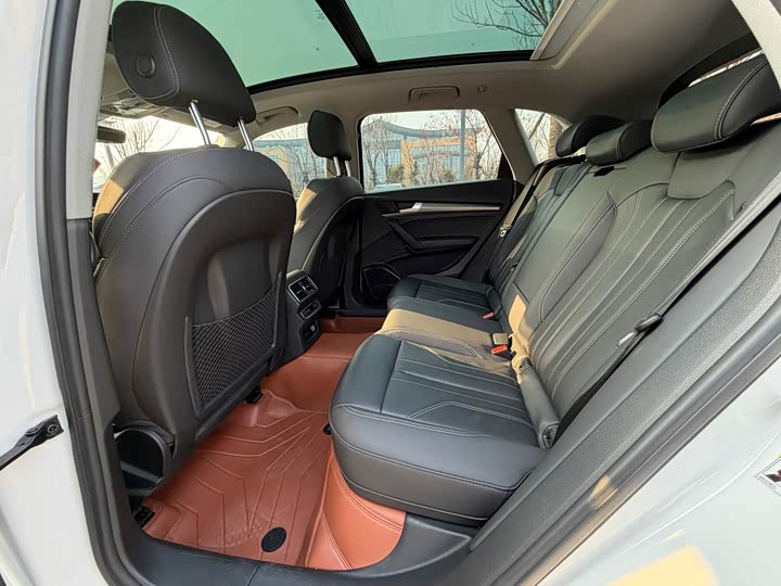 Фото 7 - Audi Q5L