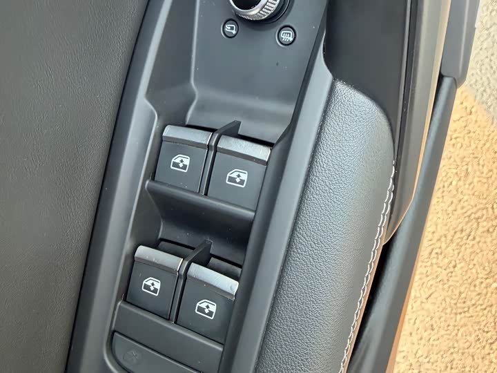 Фото 9 - Audi Q5L