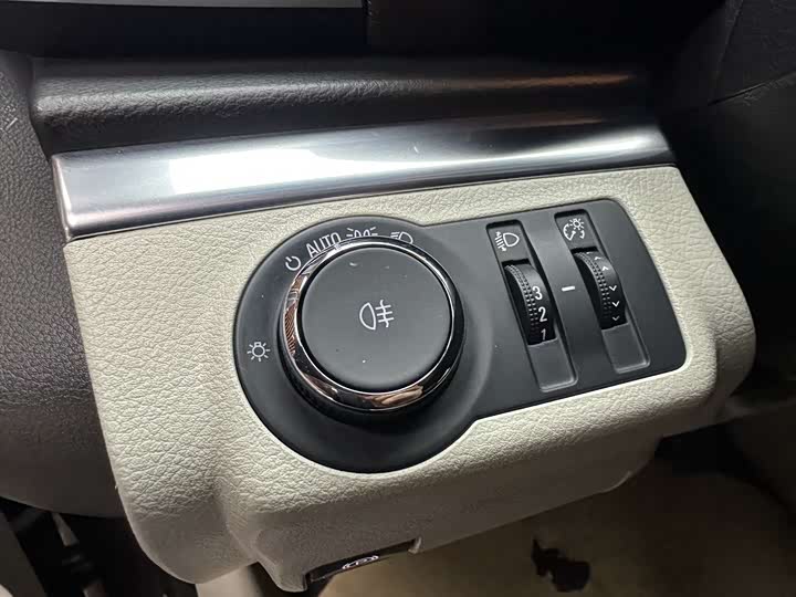 Фото 24 - Buick GL8 ES