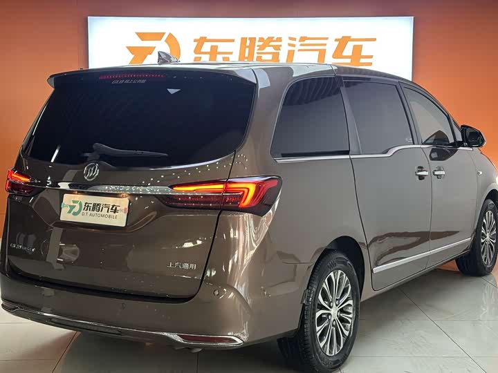 Фото 4 - Buick GL8 ES