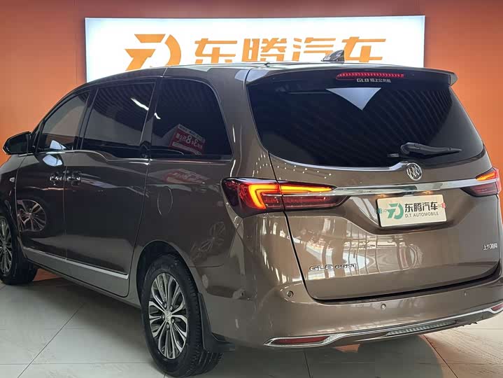 Фото 6 - Buick GL8 ES