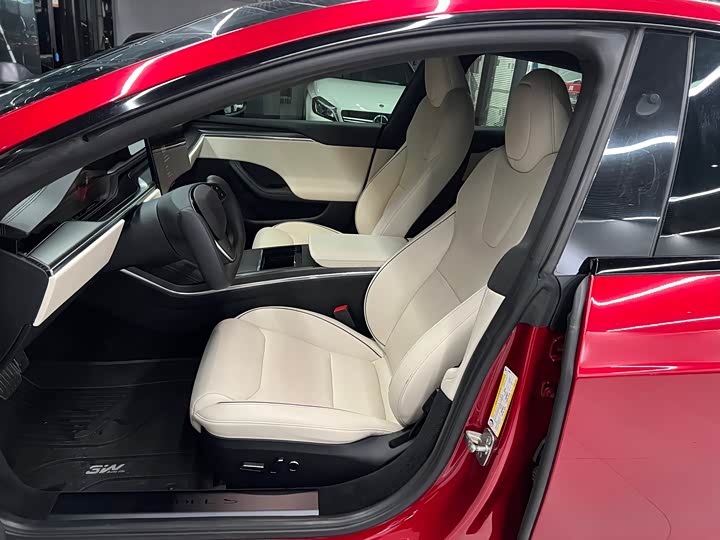 Фото 10 - Tesla Model S