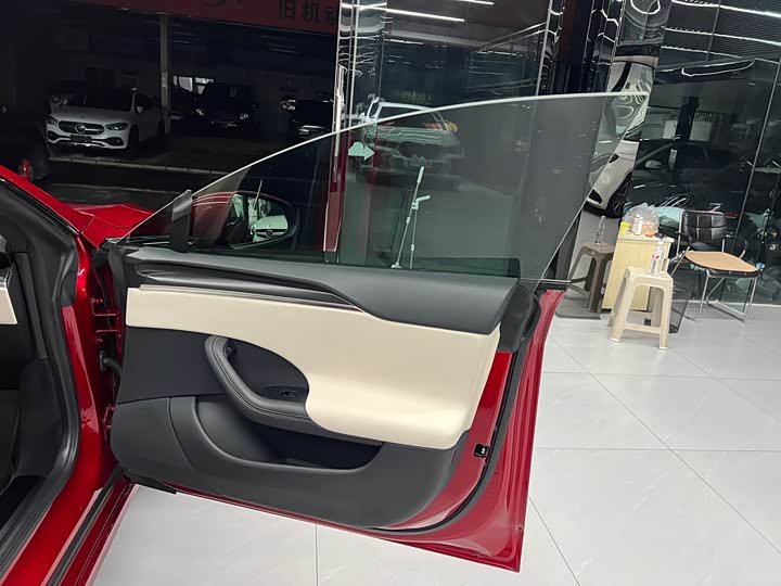 Фото 13 - Tesla Model S