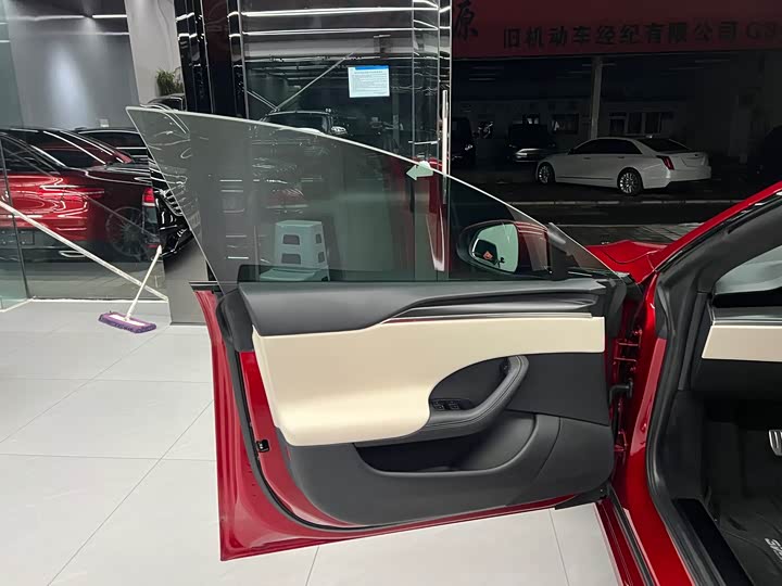 Фото 7 - Tesla Model S