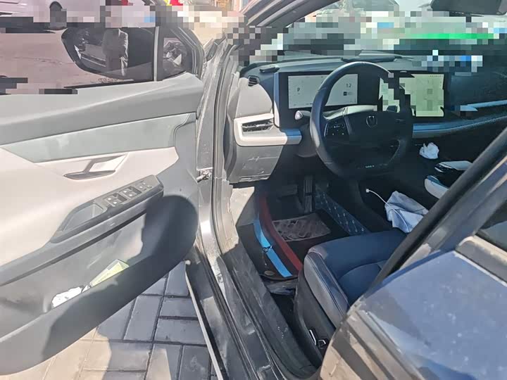 Фото 14 - Changan UNI-T