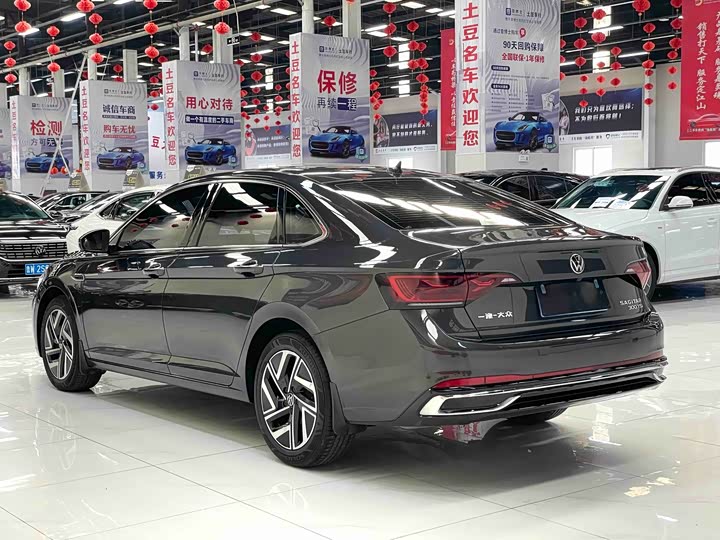 Фото 14 - Volkswagen Sagitar L