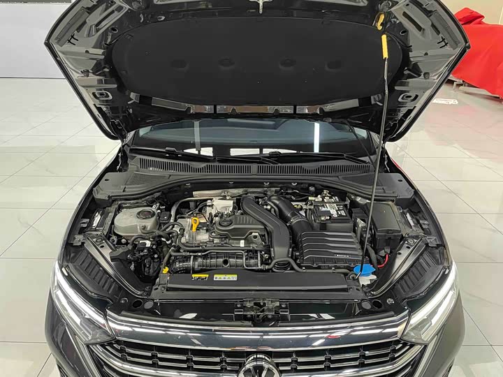 Фото 18 - Volkswagen Sagitar L