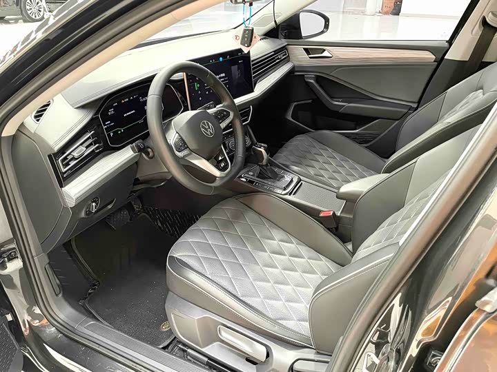 Фото 5 - Volkswagen Sagitar L