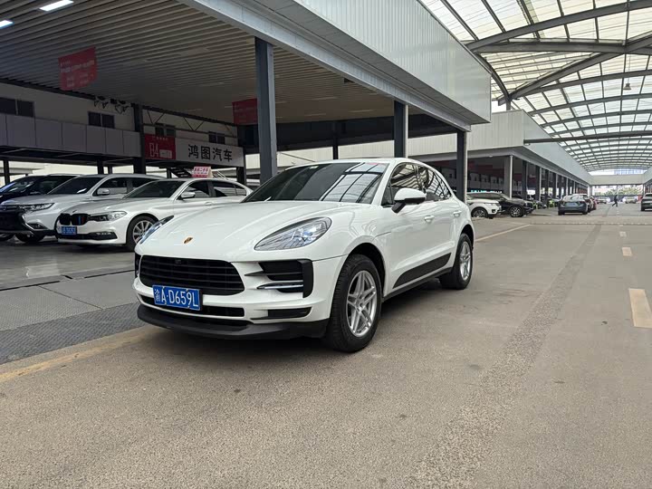 Фото 1 - Porsche Macan