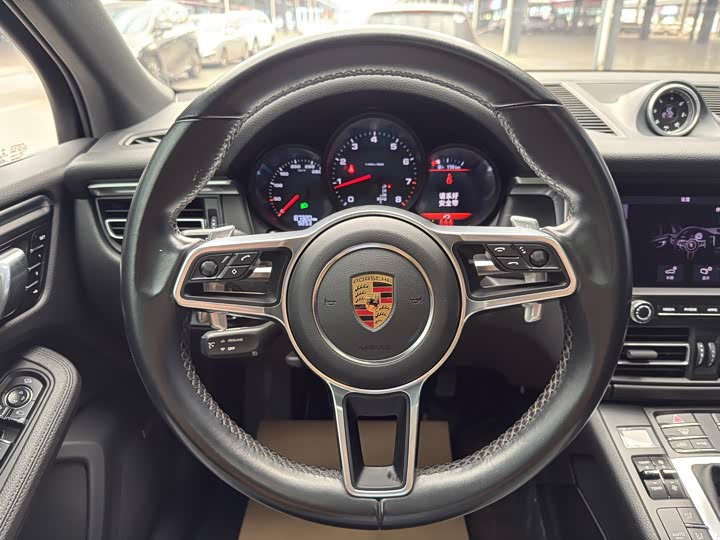 Фото 15 - Porsche Macan