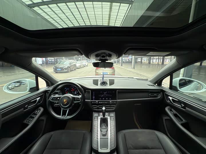 Фото 19 - Porsche Macan