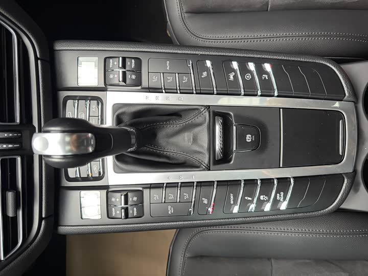 Фото 20 - Porsche Macan