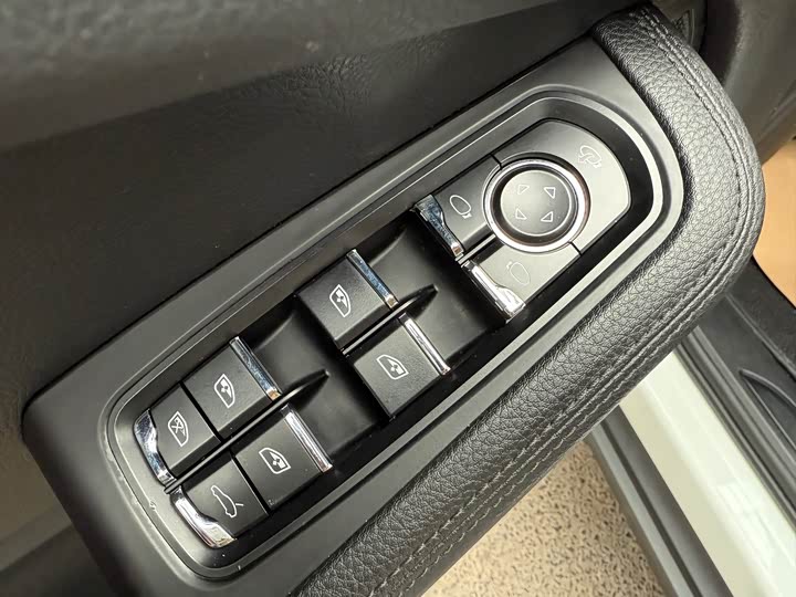 Фото 7 - Porsche Macan