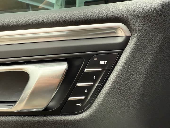 Фото 8 - Porsche Macan