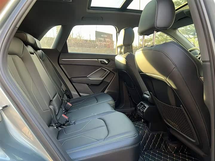 Фото 8 - Audi Q3