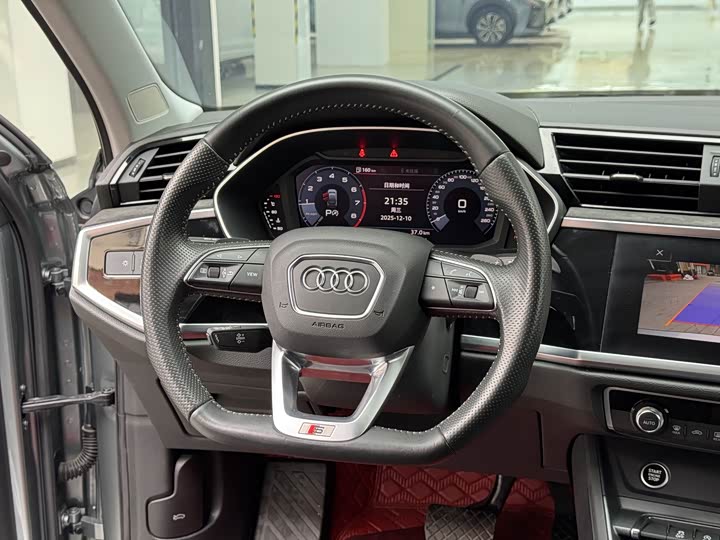 Фото 11 - Audi Q3 Sportback